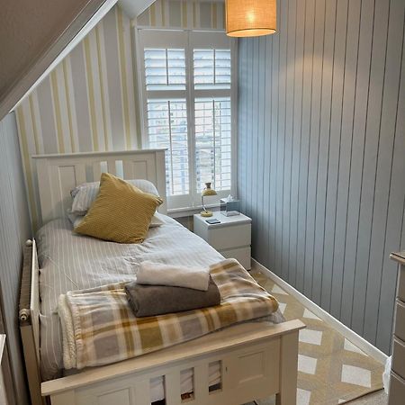 Camelot Guest House Фалмут Экстерьер фото